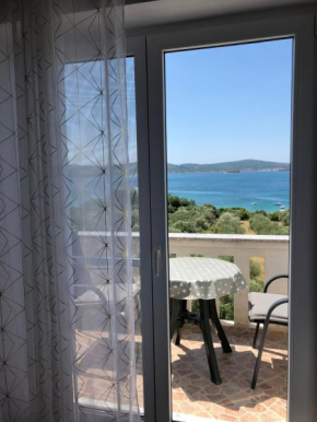 Apartments Delfini Mit Panoramablick Auf Das Meer